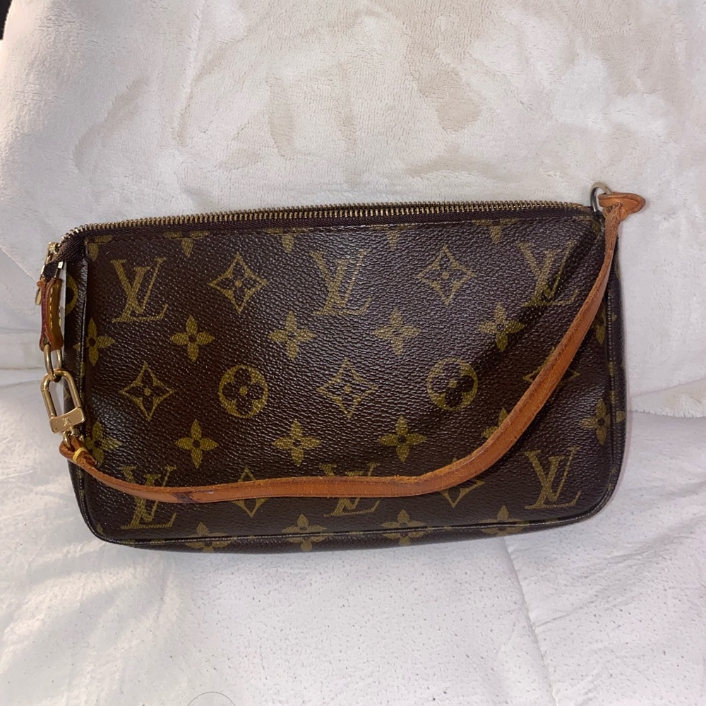 Louis Vuitton Bag. Monogram Canvas.